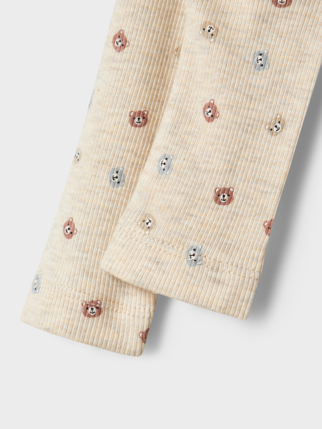 model_shot-front_full